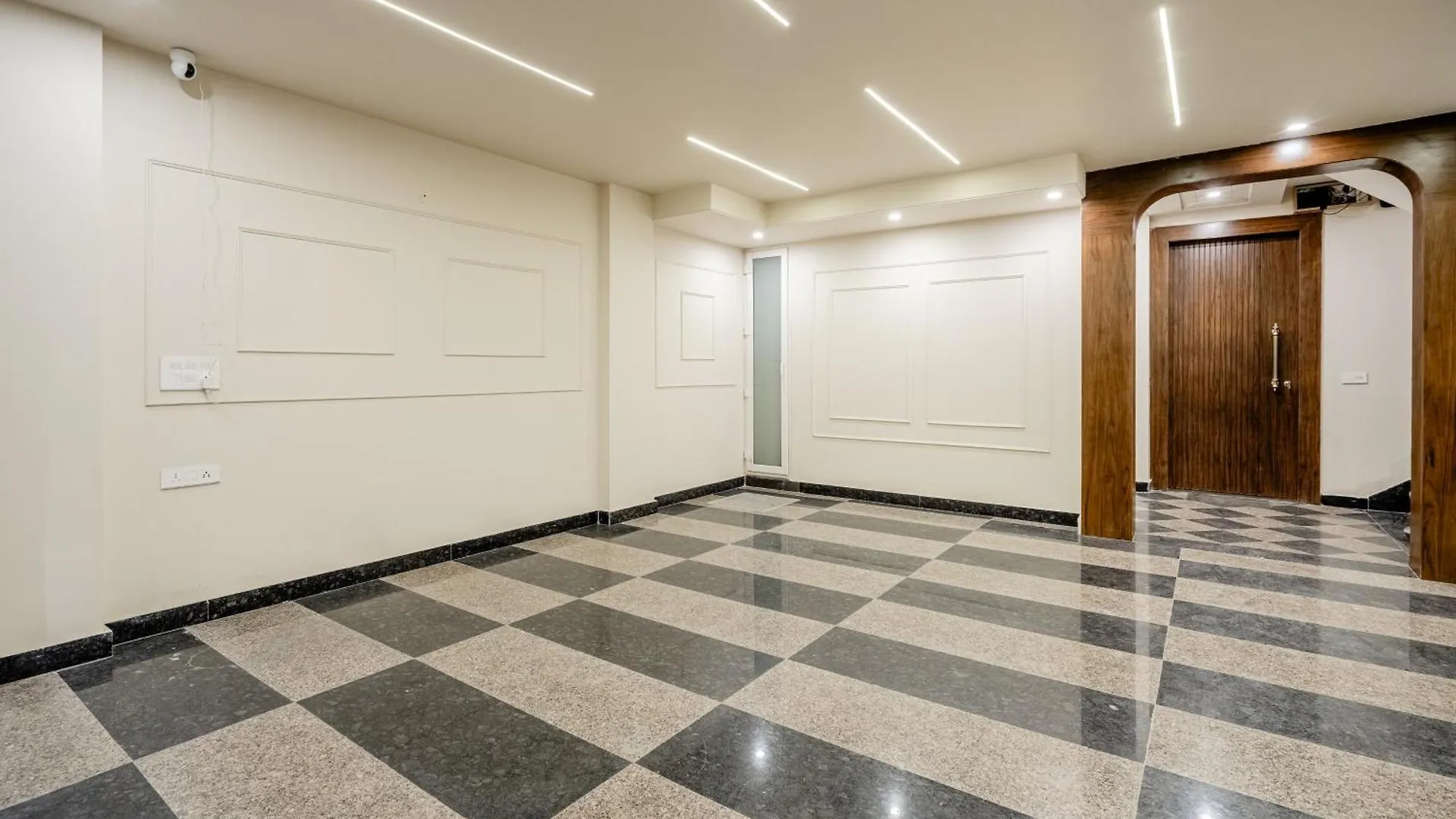 Lime Tree 1Bhk Service Apartment Near Artemis Hospital Sector 52 Gurgáon 0*,