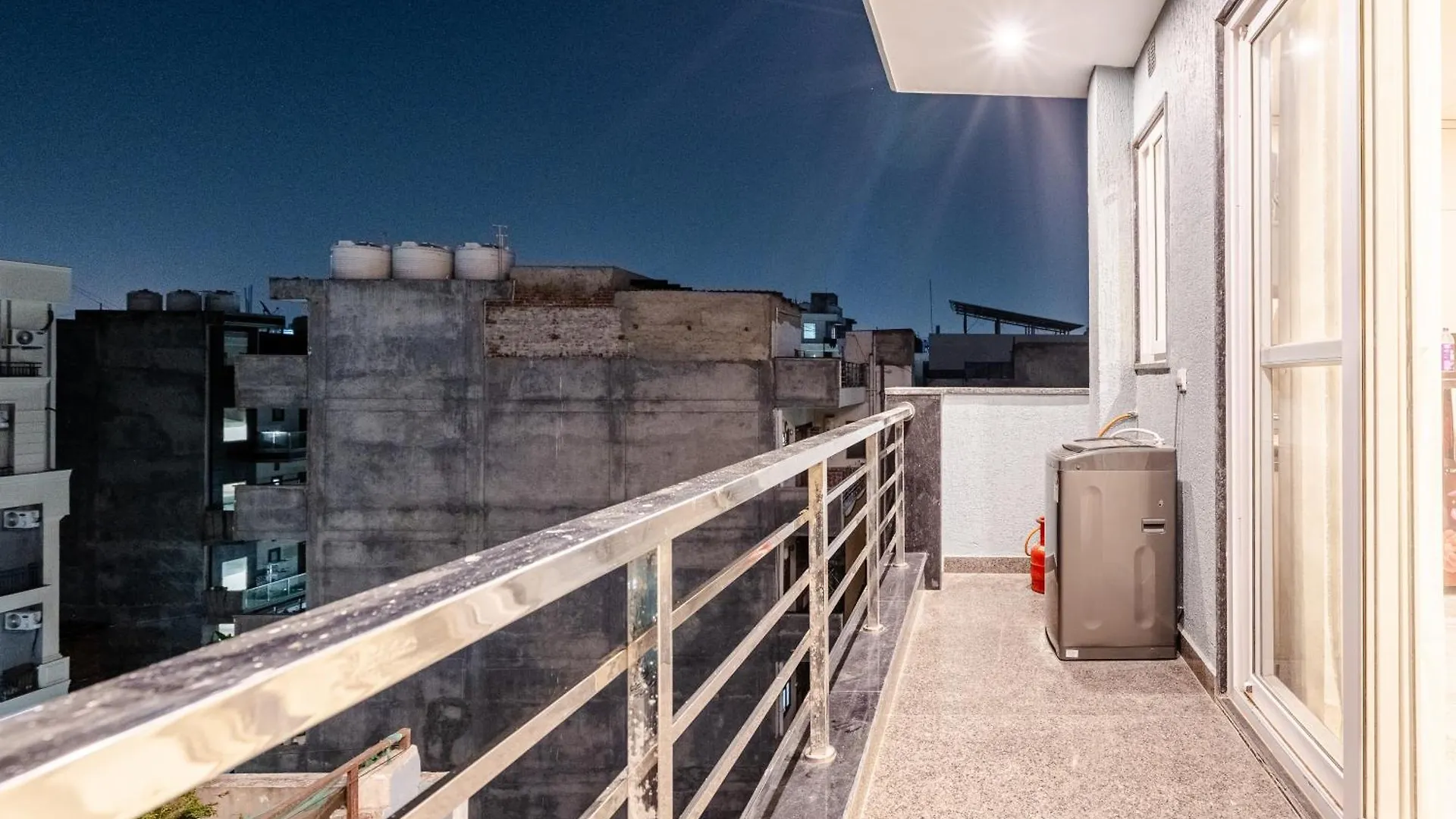 Lime Tree 1Bhk Service Apartment Near Artemis Hospital Sector 52 Gurgáon