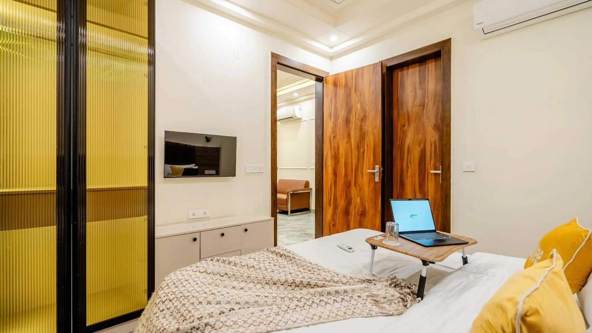 Lime Tree 1Bhk Service Apartment Near Artemis Hospital Sector 52 Gurgáon